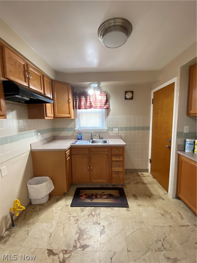 3813 Wallingford Road South Euclid, OH 44121 - Photo 4 of 20