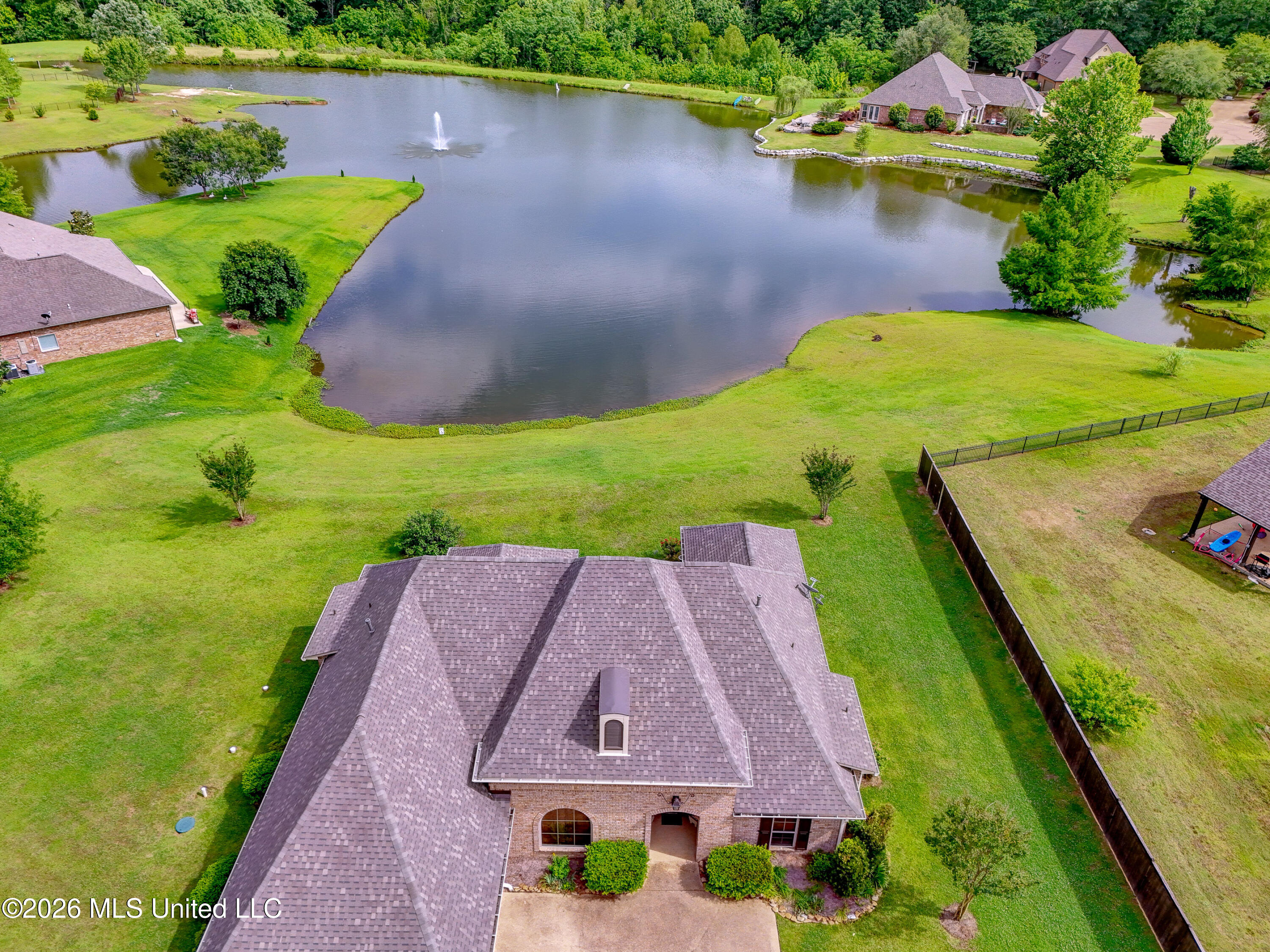 219 Madison Ridge Road Vicksburg, MS 39180 - Photo 3 of 29 Aerial View with Lake 2 (1)