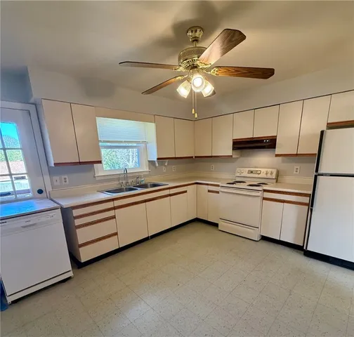 $3,400 | 178 Canonchet Drive, Portsmouth, RI 02871