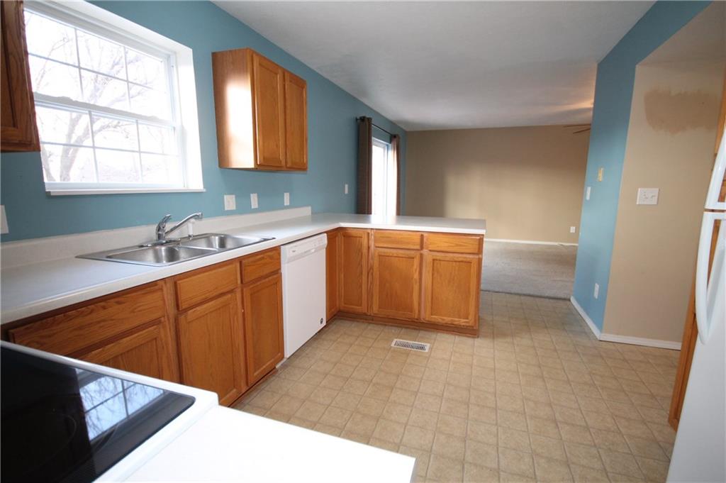 6127 Brandermill Ridge Columbus, IN 47203 - Photo 11 of 35 Gallery Image 11