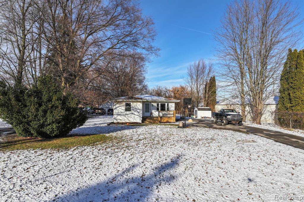 576 Demille Road Lapeer, MI 48446 - Photo 2 of 18