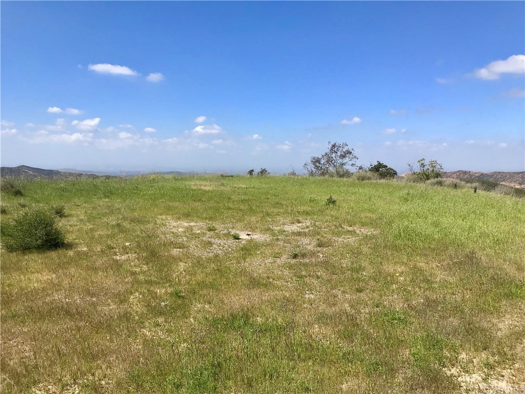 20 North Main Divide Road Silverado, CA 92676 - Photo 13 of 40