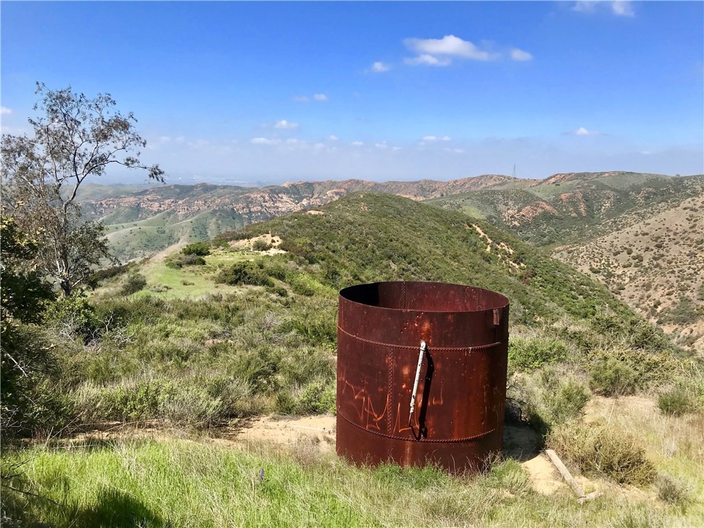 20 North Main Divide Road Silverado, CA 92676 - Photo 9 of 40