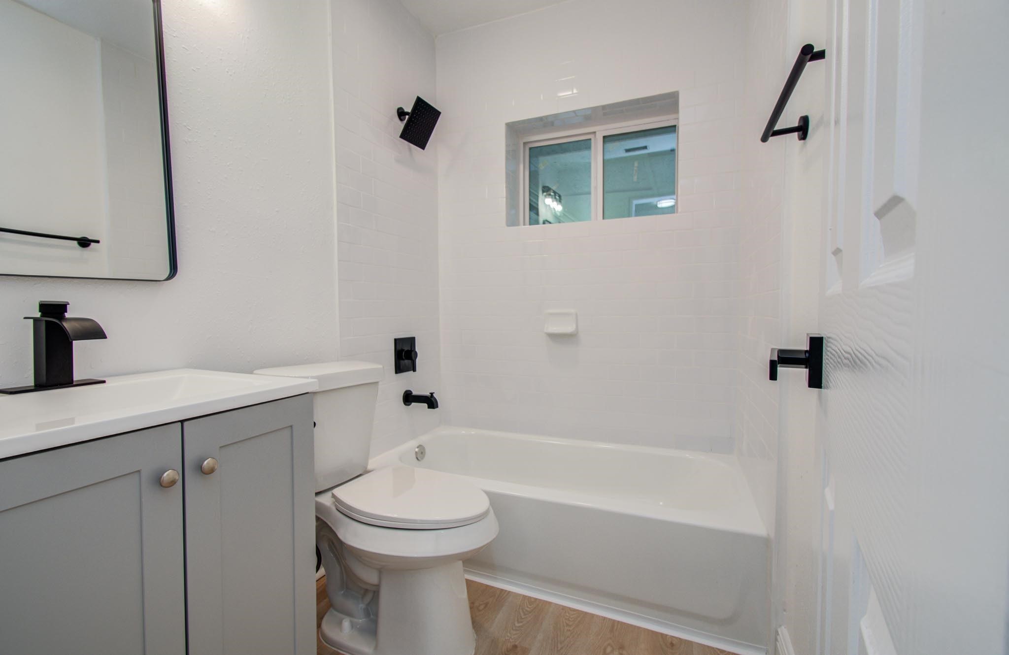 10309 Wiggins Street Houston, TX 77029 - Photo 19 of 32 Bathroom #1