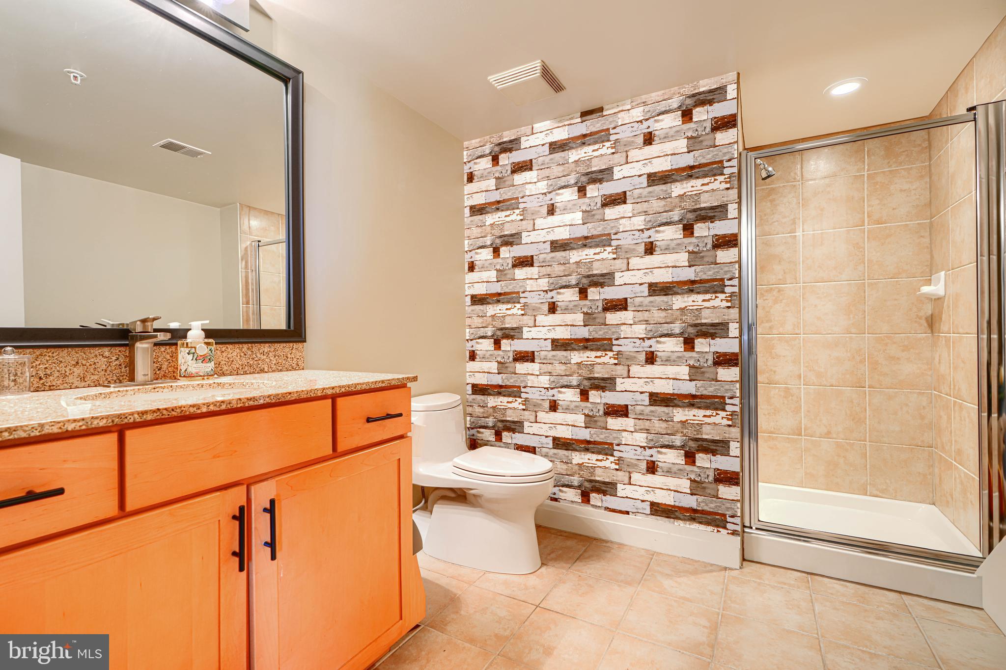 414 Water Street, Unit 2701 Baltimore, MD 21202 - Photo 13 of 24 Primary Bathroom