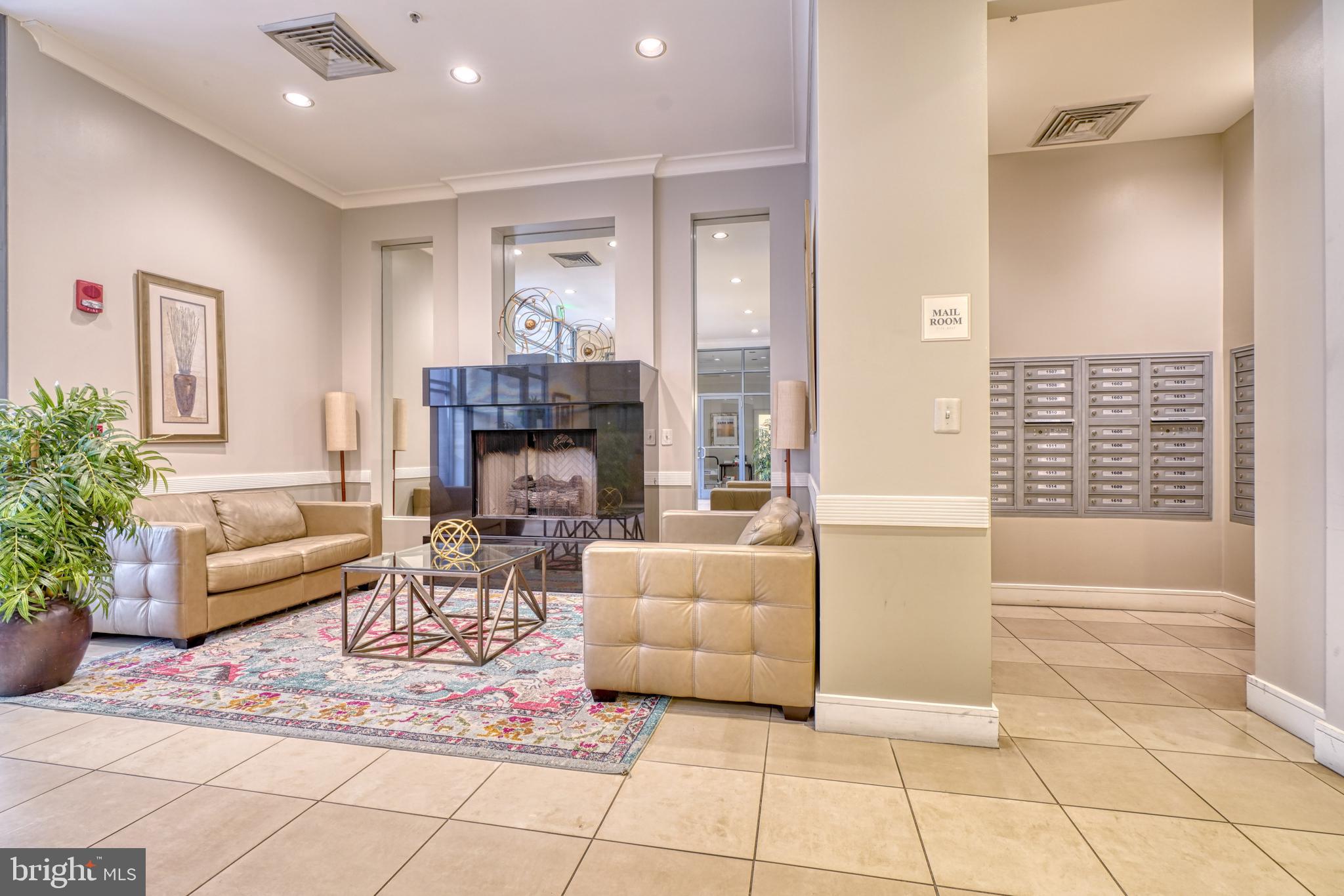 414 Water Street, Unit 2701 Baltimore, MD 21202 - Photo 3 of 24 Mezzanine/Reception