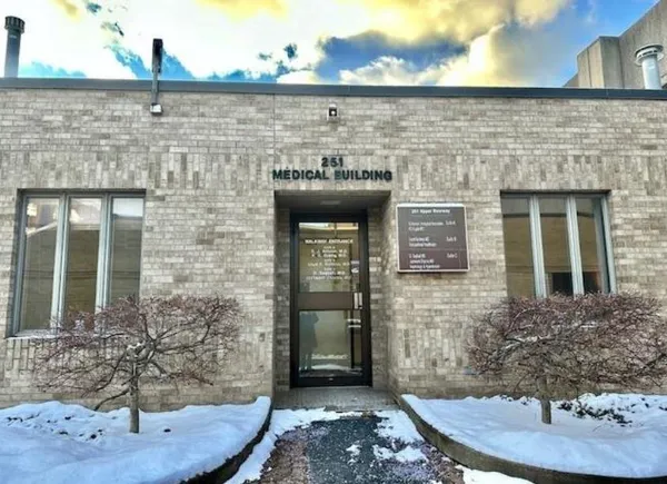 $850 | 251 7th Street, Unit C204, New Kensington, PA 15068