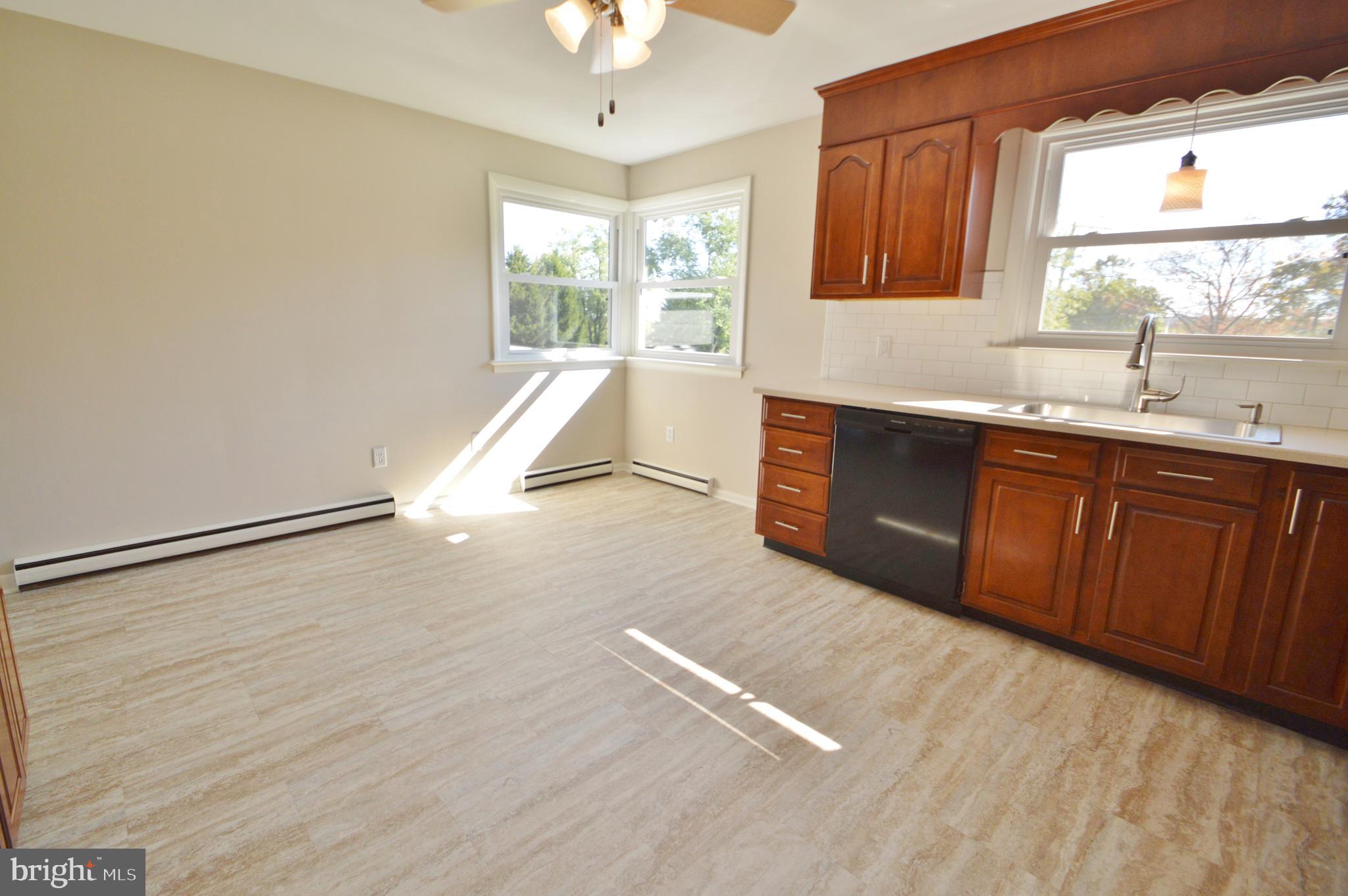 210 Doe Run Road Manheim, PA 17545 - Photo 8 of 22 Eat in kitchen