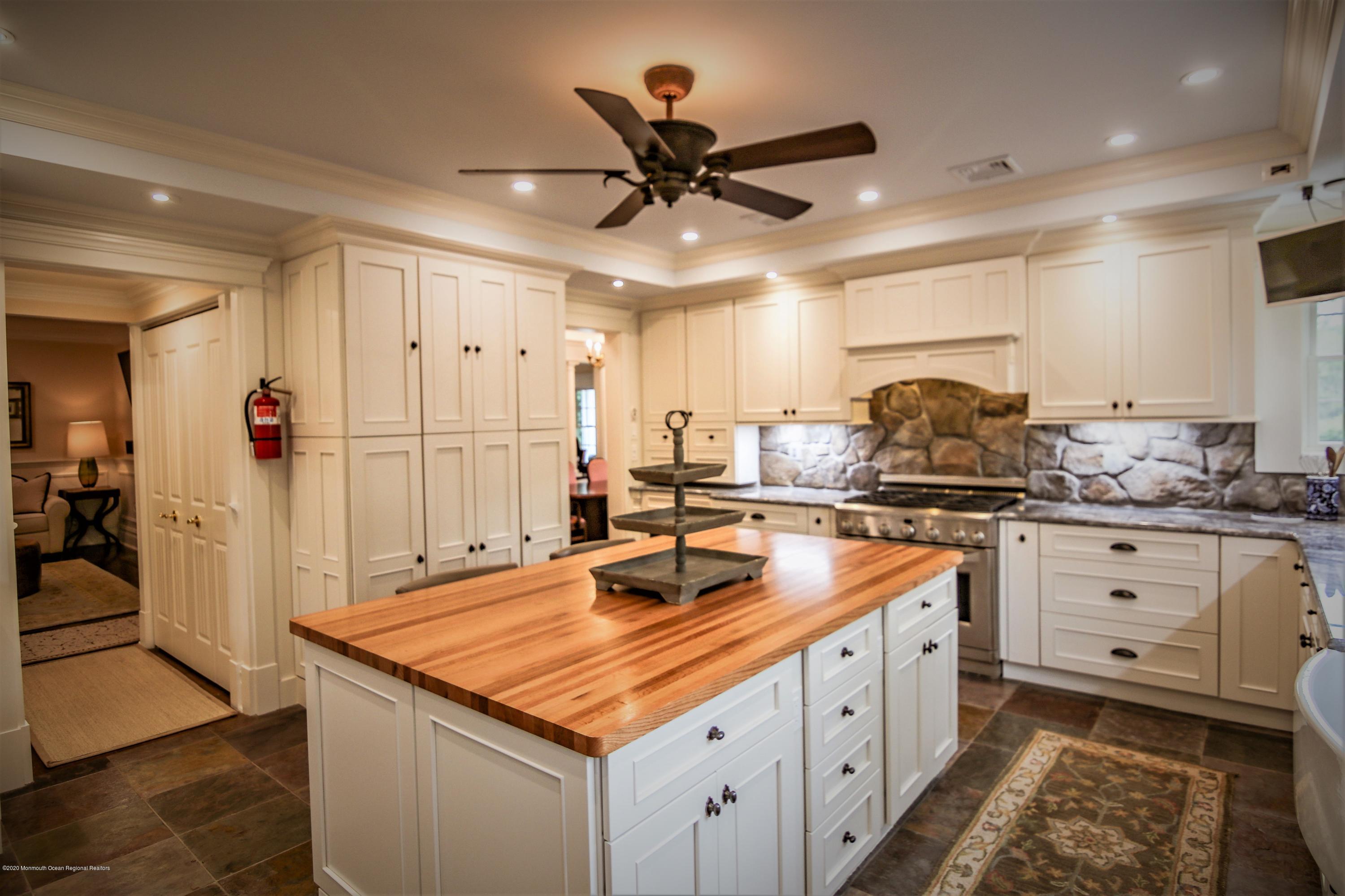 26 Willow Drive Little Silver, NJ 07739 - Photo 13 of 39 Kitchen 3