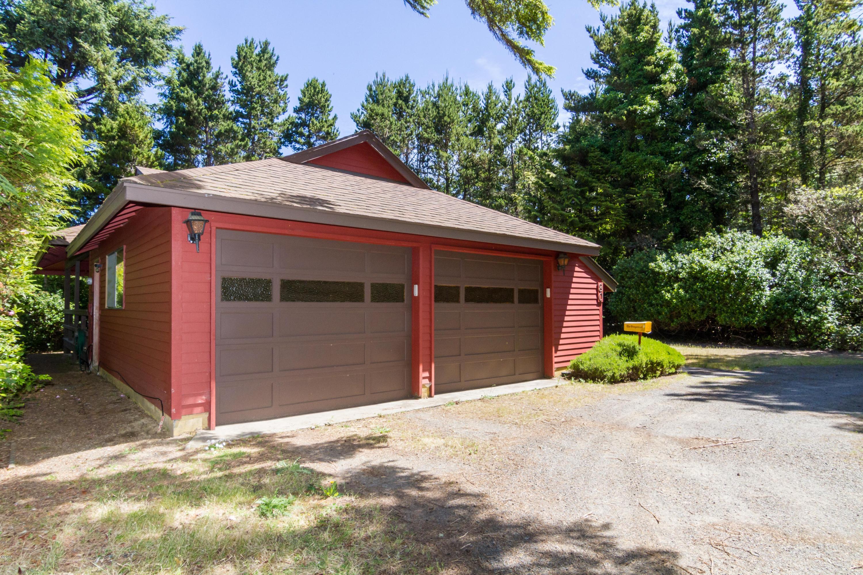 80 Ridge Place Depoe Bay, OR 97341 - Photo 2 of 36 attached 2 car garage