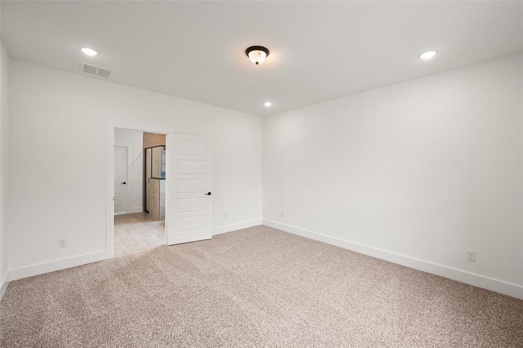 3526 Randall Terrace Grand Prairie, TX 76065 - Photo 20 of 40 Primary bedroom