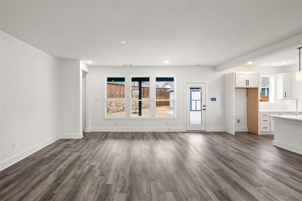 3526 Randall Terrace Grand Prairie, TX 76065 - Photo 5 of 40 Living area