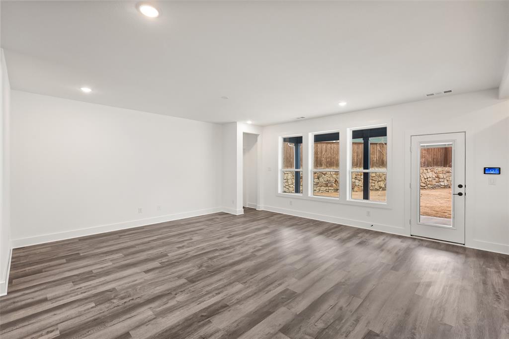 3526 Randall Terrace Grand Prairie, TX 76065 - Photo 6 of 40 Living area