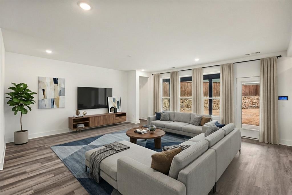 3526 Randall Terrace Grand Prairie, TX 76065 - Photo 7 of 40 Virtually staged living area