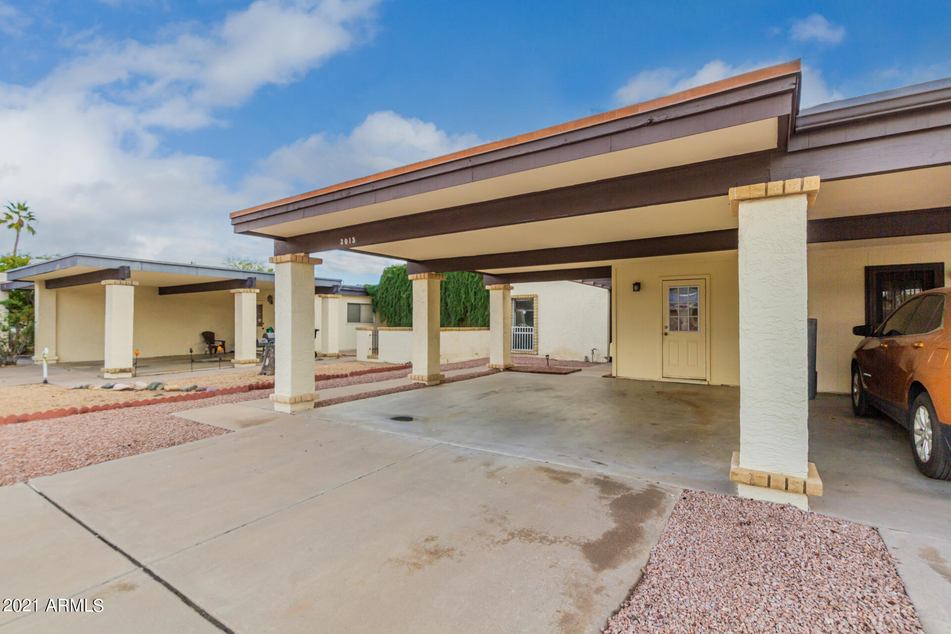 3015 West Hearn Road Phoenix, AZ 85053 - Photo 3 of 29 03-Hearn