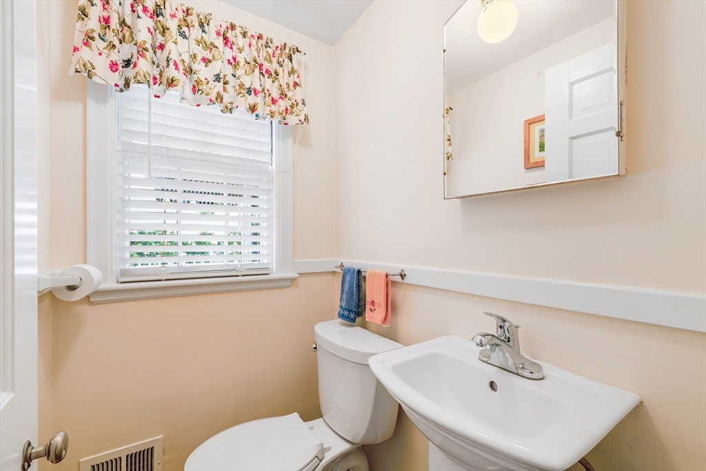 62 Princeton Road Arlington, MA 02474 - Photo 10 of 28 Gallery Image 10