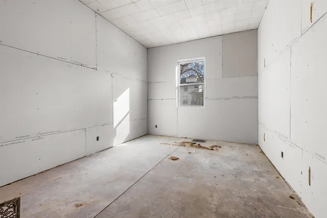 $145,000 | 416 North Horsman Street, Rockford, IL 61101