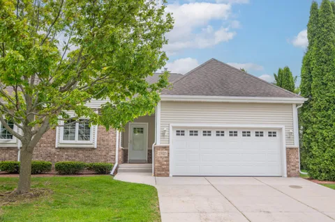$432,500 | 2325 Caribou Lane, Grafton, WI 53024