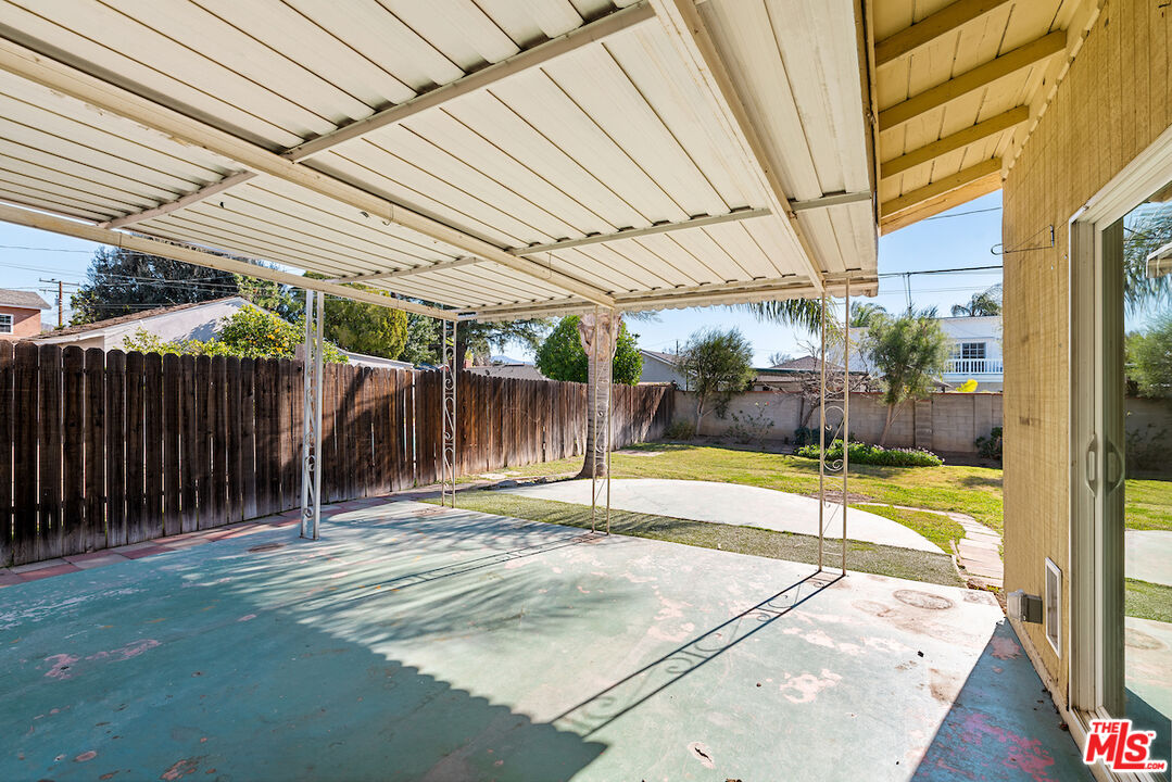 512 Lazard Street San Fernando, CA 91340 - Photo 15 of 19