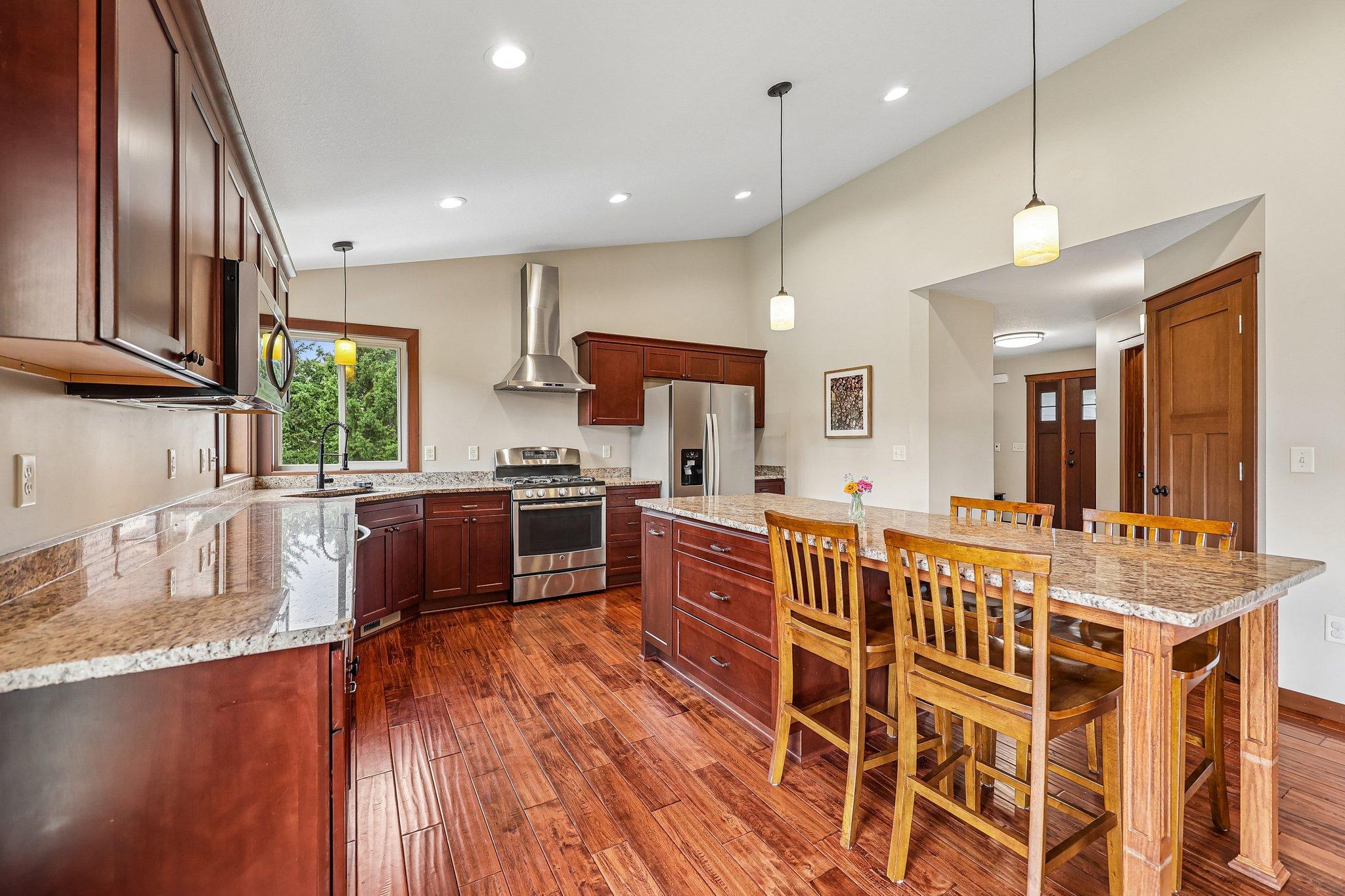 23 Hilltop Road Houlton, WI 54082 - Photo 5 of 51 Gallery Image 5