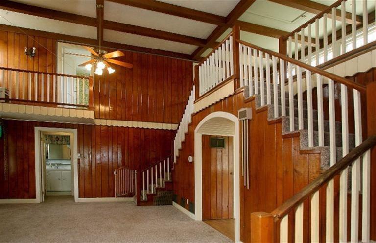 1140 Sweet Road Medford, OR 97501 - Photo 7 of 24 Each upstairs bedroom has its own balcon