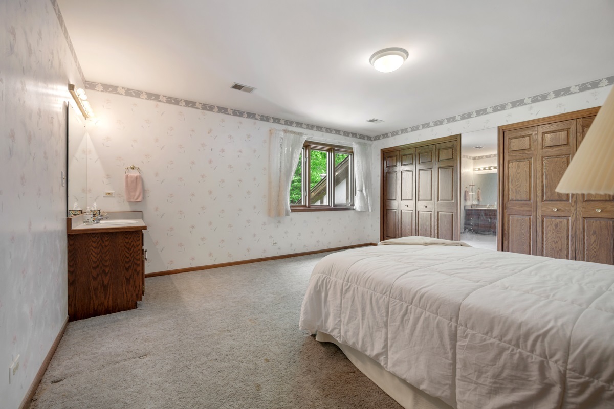 8N258 Brierwood Road Elgin, IL 60124 - Photo 23 of 43