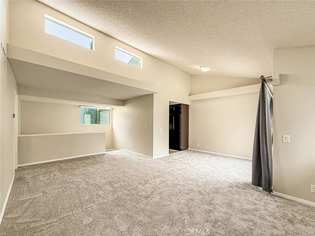 6542 Stoney View Lane, Unit 2 Simi Valley, CA 93063 - Photo 11 of 34