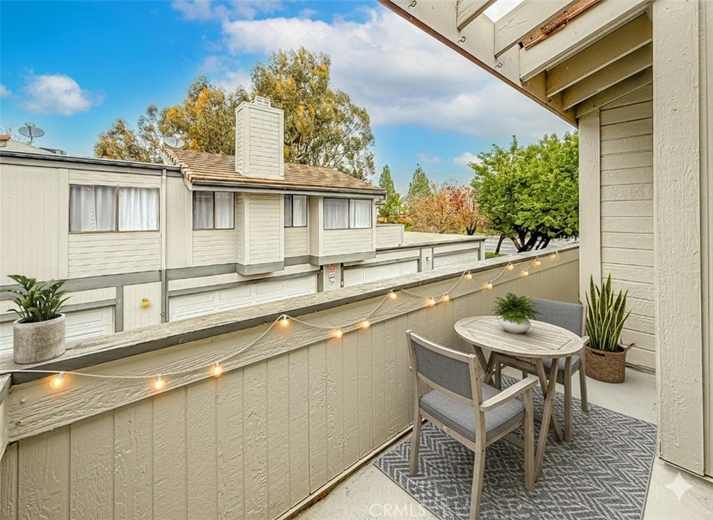 6542 Stoney View Lane, Unit 2 Simi Valley, CA 93063 - Photo 13 of 18 Virtually Staged Photo