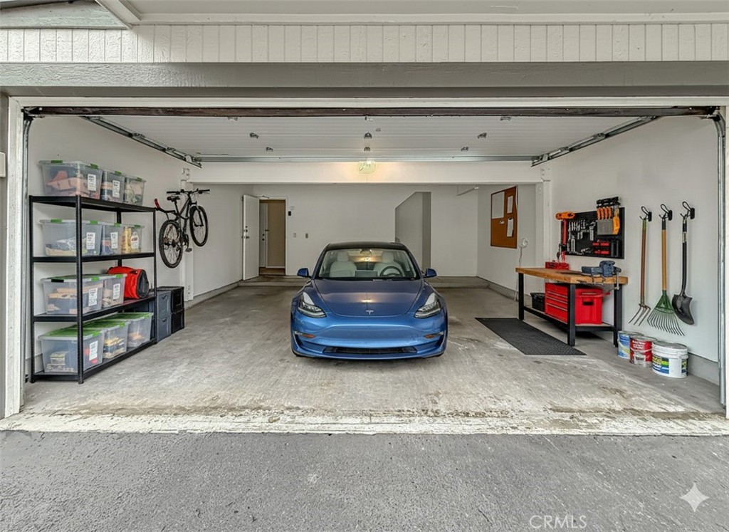 6542 Stoney View Lane, Unit 2 Simi Valley, CA 93063 - Photo 14 of 18 Virtually Staged Photo