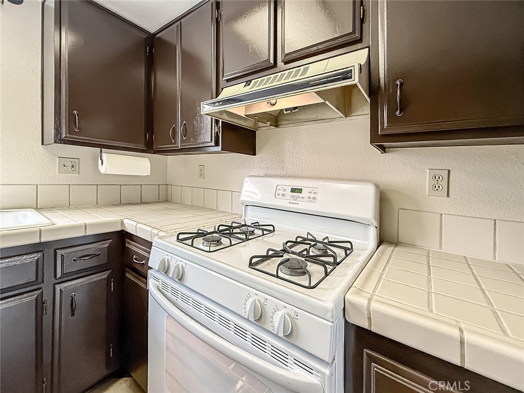 6542 Stoney View Lane, Unit 2 Simi Valley, CA 93063 - Photo 15 of 34