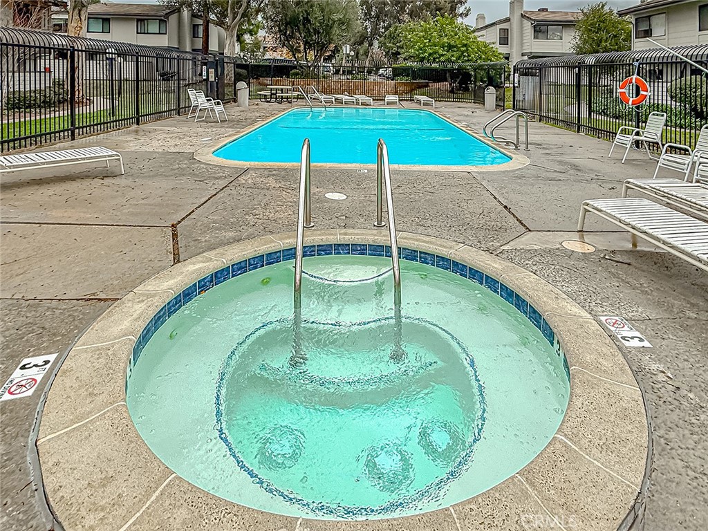 6542 Stoney View Lane, Unit 2 Simi Valley, CA 93063 - Photo 16 of 18