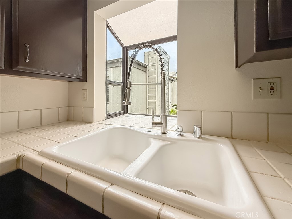 6542 Stoney View Lane, Unit 2 Simi Valley, CA 93063 - Photo 17 of 34