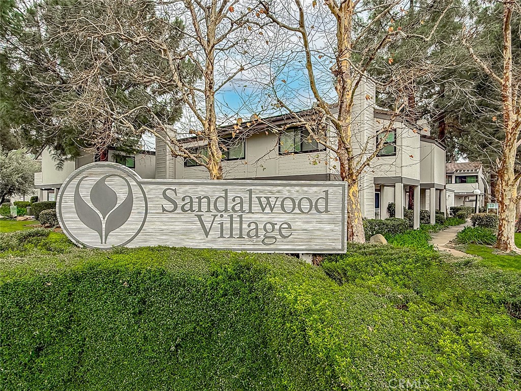 6542 Stoney View Lane, Unit 2 Simi Valley, CA 93063 - Photo 2 of 34