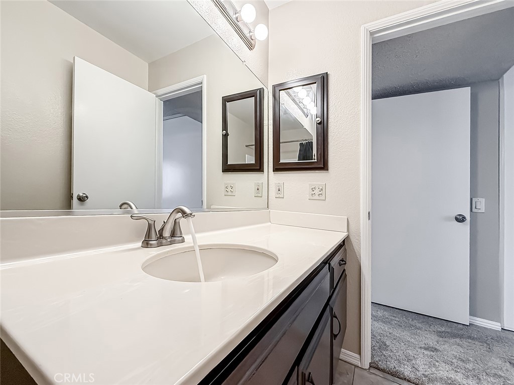 6542 Stoney View Lane, Unit 2 Simi Valley, CA 93063 - Photo 25 of 34