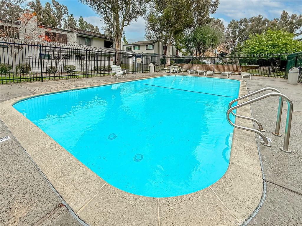 6542 Stoney View Lane, Unit 2 Simi Valley, CA 93063 - Photo 33 of 34