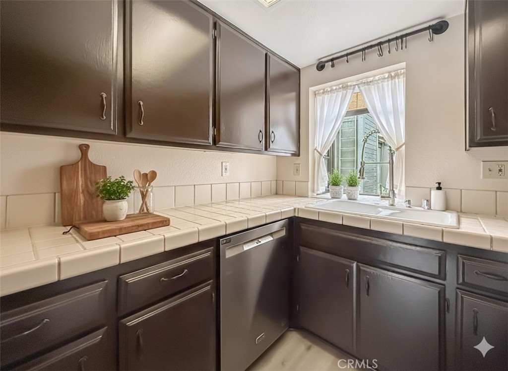 6542 Stoney View Lane, Unit 2 Simi Valley, CA 93063 - Photo 9 of 18 Virtually Staged Photo