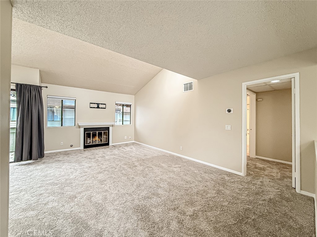 6542 Stoney View Lane, Unit 2 Simi Valley, CA 93063 - Photo 9 of 34