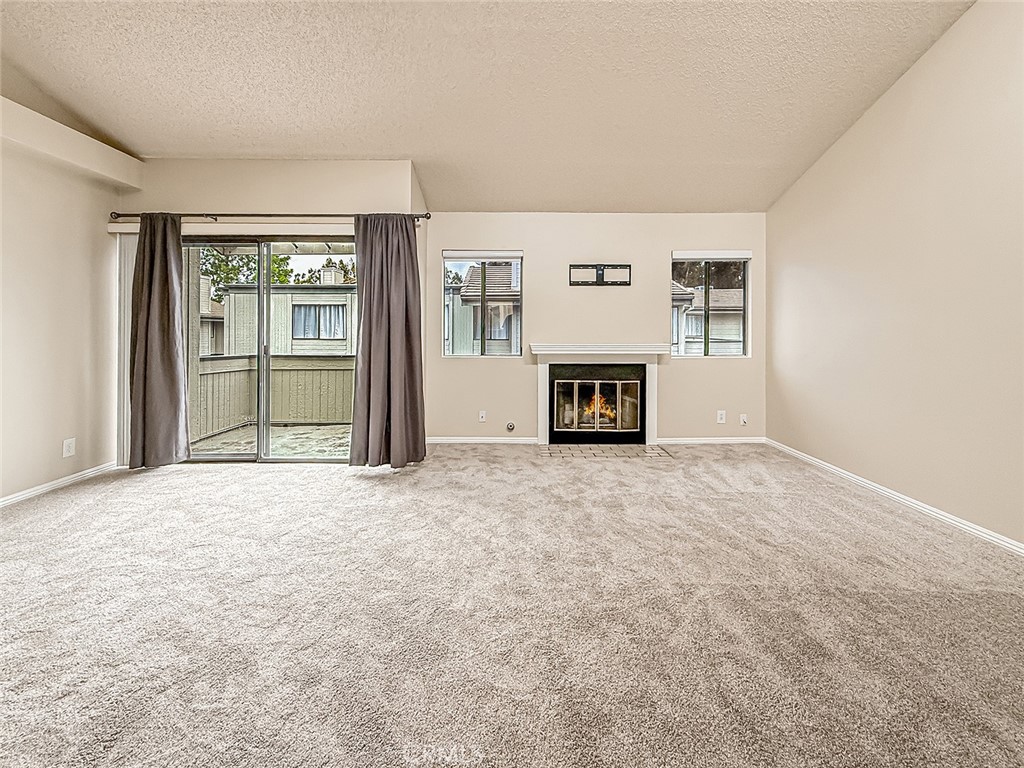 6542 Stoney View Lane, Unit 2 Simi Valley, CA 93063 - Photo 10 of 34