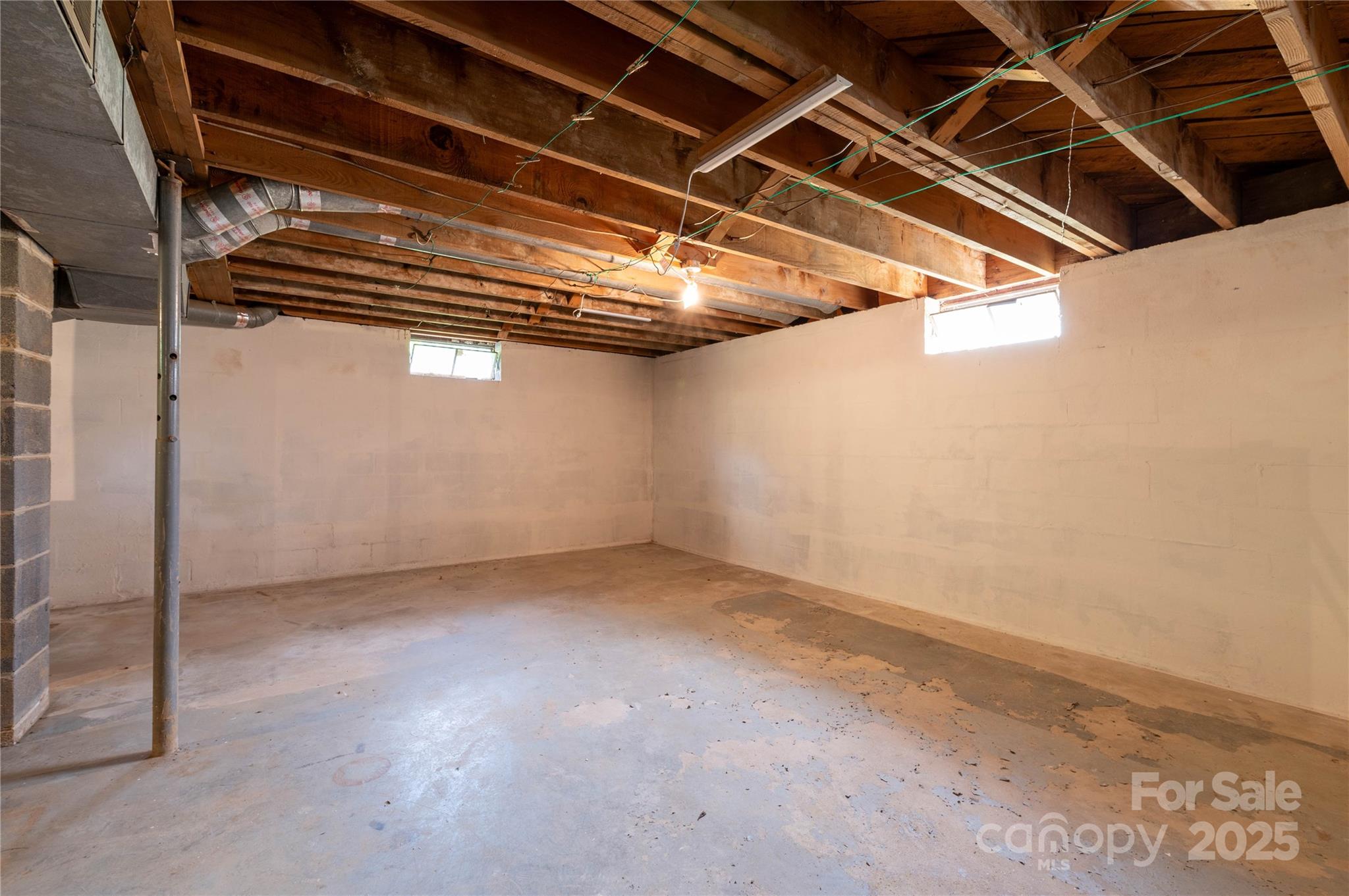 40 Double Island Road Burnsville, NC 28714 - Photo 23 of 28 a view of an empty room
