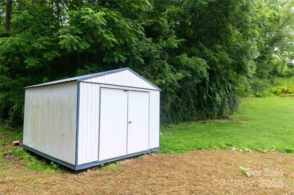 $285,000 | 40 Double Island Road, Burnsville, NC 28714