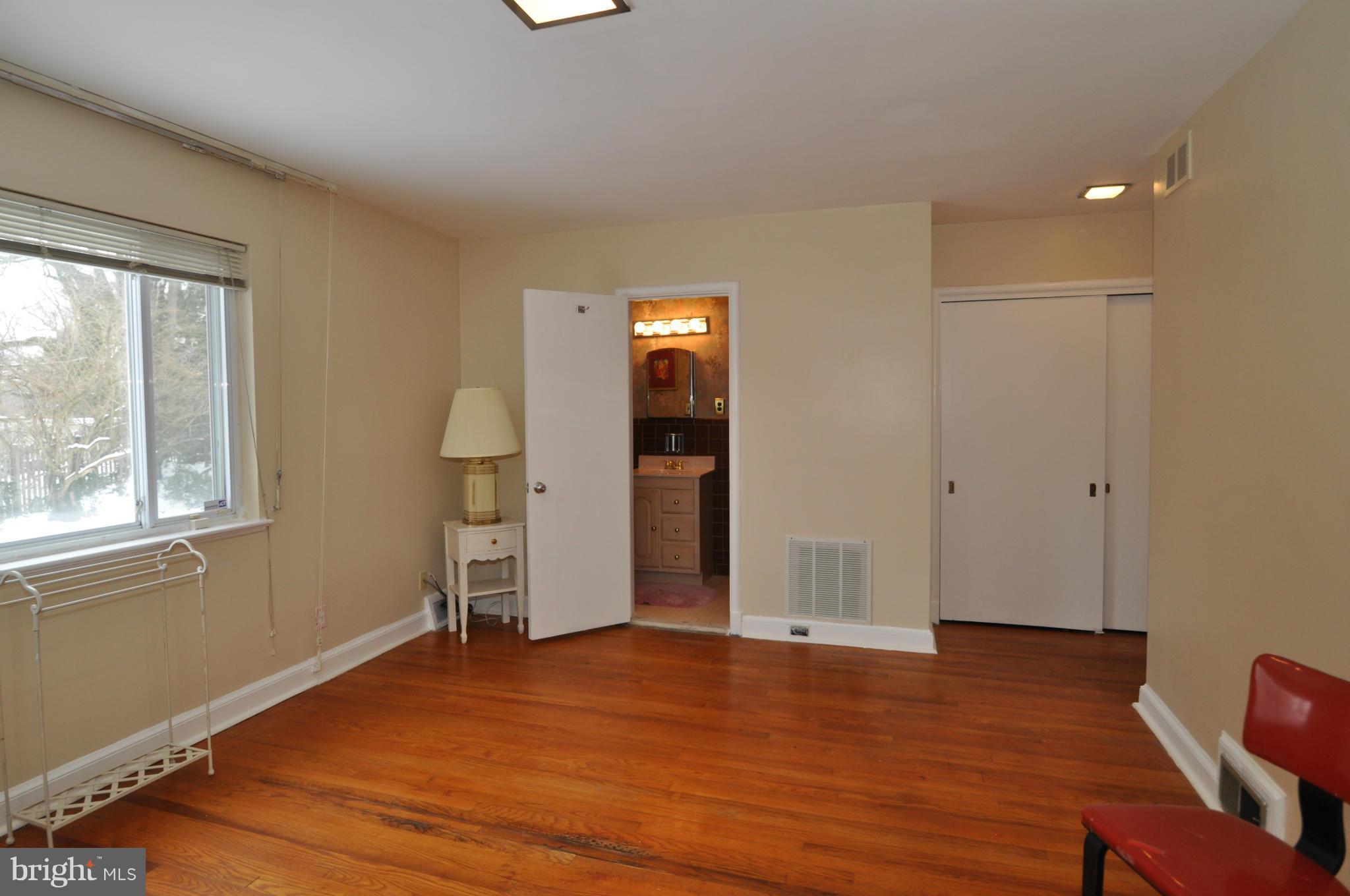 9321 Greyrock Road Silver Spring, MD 20910 - Photo 14 of 30 Bath (Master)