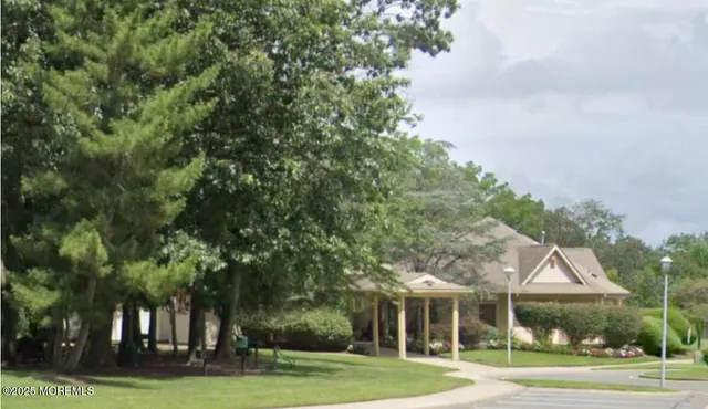 $240,000 | 202 Owl's Nest Court, Jackson, NJ 08527