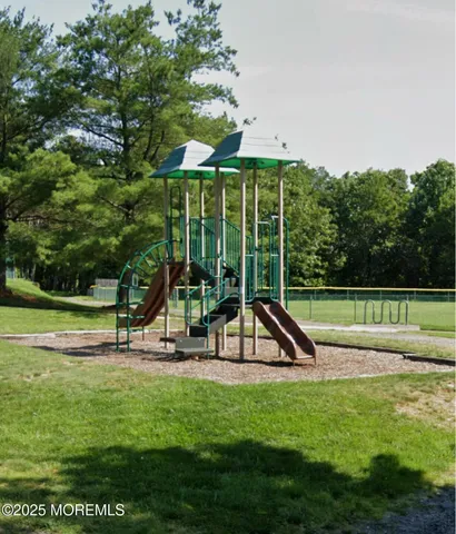 $240,000 | 202 Owl's Nest Court, Jackson, NJ 08527