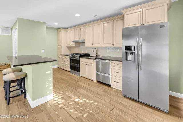 $240,000 | 202 Owl's Nest Court, Jackson, NJ 08527