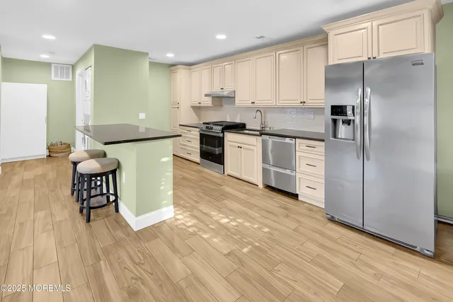 $240,000 | 202 Owl's Nest Court, Jackson, NJ 08527