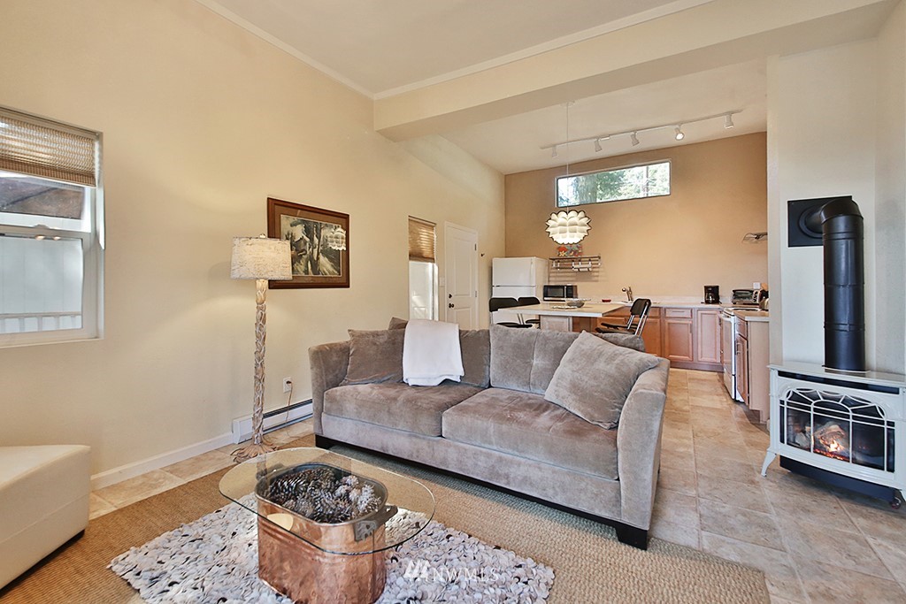 3763 Saratoga Road Langley, WA 98260 - Photo 7 of 20 Gallery Image 7