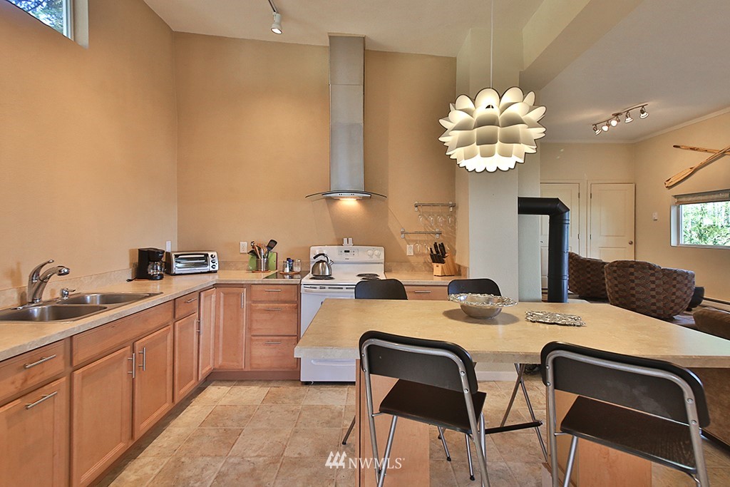 3763 Saratoga Road Langley, WA 98260 - Photo 9 of 20 Gallery Image 9