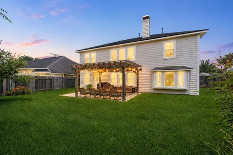 $400,000 | 3915 Eastland Lake Drive, Richmond, TX 77406