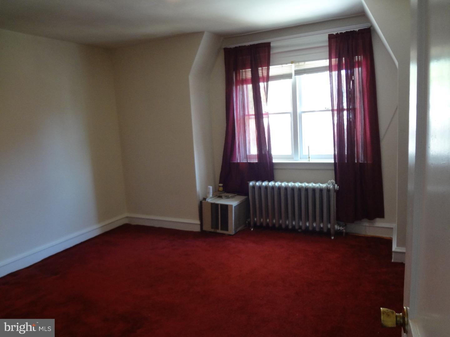 926 Flanders Road Philadelphia, PA 19151 - Photo 7 of 16 Master Bedroom