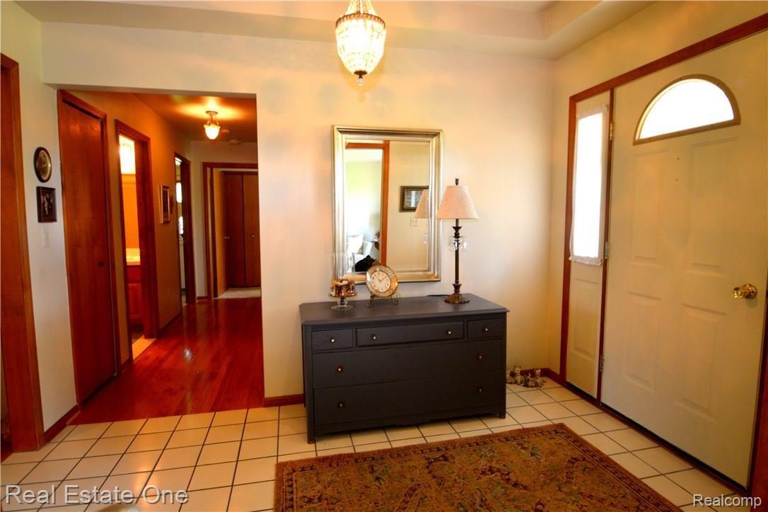 15336 Hough Road Allenton, MI 48002 - Photo 10 of 21 HOUGH FOYER1.jpg